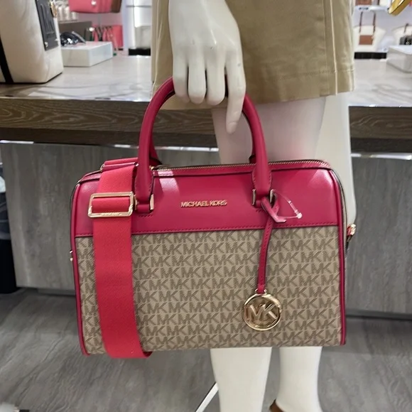 Michael Kors med Duffel Travel - Leather/Coated
Carmine Pink 
MD DUFFLES
NWT - Picture 12 of 16